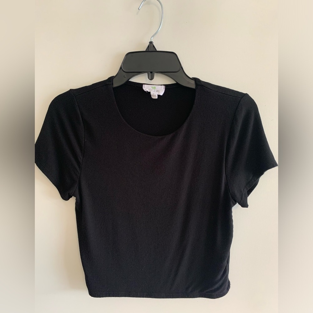 Women’s Black Stretch Crop Top | T-Shirt | Soft Fabric | Size Large | PTP 15 in